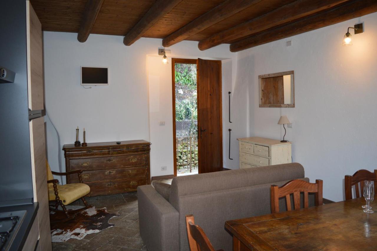 Il Pensiero Apartment Lenno Bilik gambar